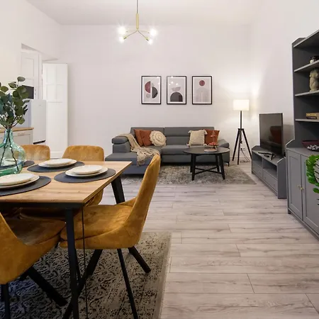 Appartement Wawelove Pilsudskiego - 3 Bedroom Apt. With Balcony And Free Parking! Cracovie