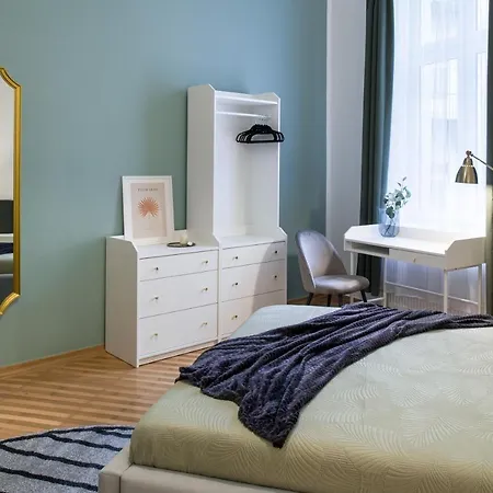 Apartment Wawelove Pilsudskiego - 3 Bedroom Apt. With Balcony And Free Parking! Krakau