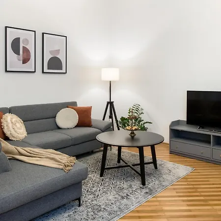 Apartment Wawelove Pilsudskiego - 3 Bedroom Apt. With Balcony And Free Parking! Krakau