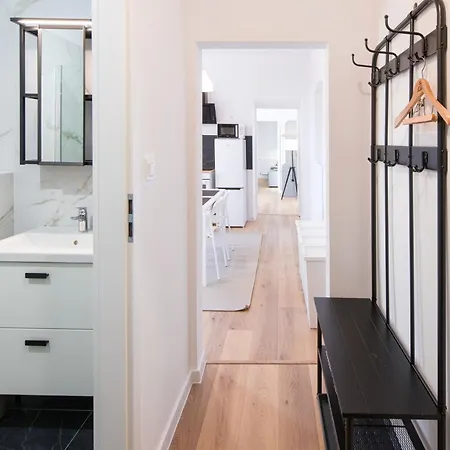 Wawelove Pilsudskiego - 3 Bedroom Apt. With Balcony And Free Parking!