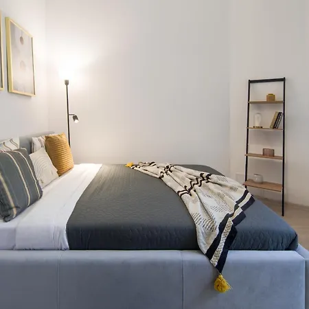 Wawelove Pilsudskiego - 3 Bedroom Apt. With Balcony And Free Parking! アパート