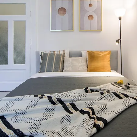 Lejlighed Wawelove Pilsudskiego - 3 Bedroom Apt. With Balcony And Free Parking!