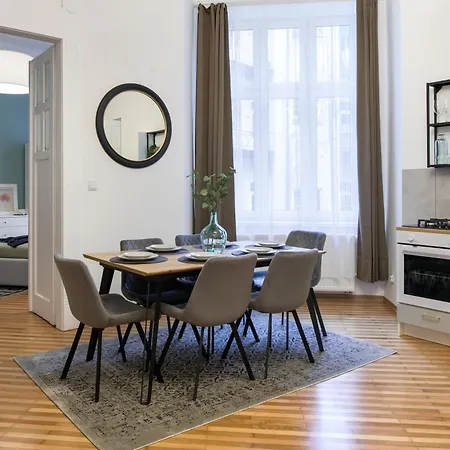 Wawelove Pilsudskiego - 3 Bedroom Apt. With Balcony And Free Parking! Kraków