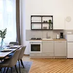 Wawelove Pilsudskiego - 3 Bedroom Apt. With Balcony And Free Parking! * Cracovia