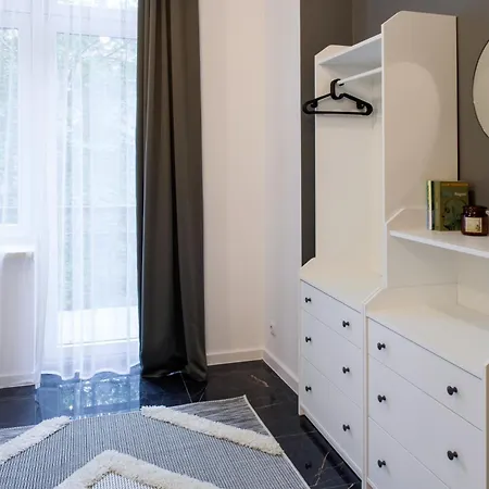 Wawelove Pilsudskiego - 3 Bedroom Apt. With Balcony And Free Parking! * Krakov
