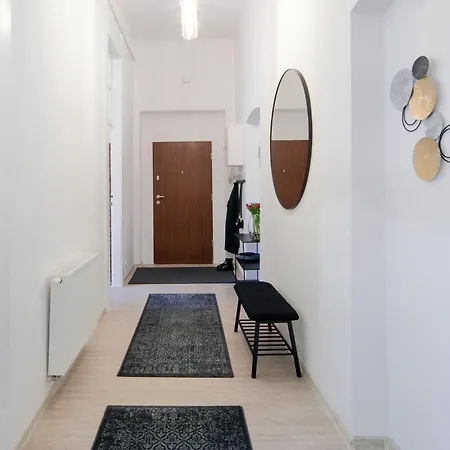 Apartmán Wawelove Pilsudskiego - 3 Bedroom Apt. With Balcony And Free Parking! *