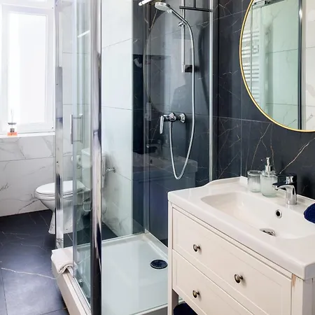 Apartmán Wawelove Pilsudskiego - 3 Bedroom Apt. With Balcony And Free Parking! Krakov