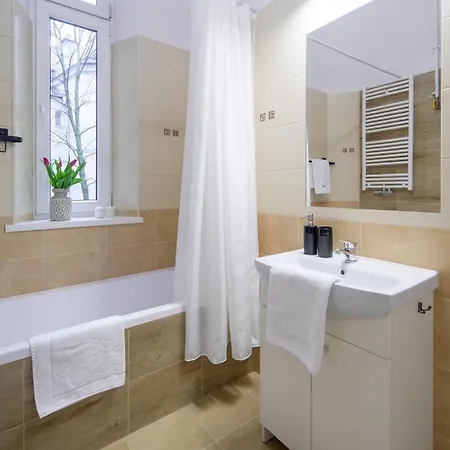 Wawelove Pilsudskiego - 3 Bedroom Apt. With Balcony And Free Parking! Apartmán Krakov