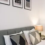 公寓 Wawelove Pilsudskiego - 3 Bedroom Apt. With Balcony And Free Parking!